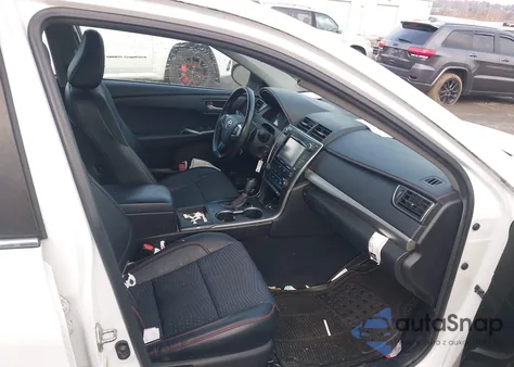 2015 Toyota Camry Se z USA, uszkodzony, nr VIN 4T1BF1FK4FU050340